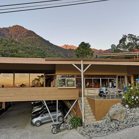 Hotel Uran Rivas Exteriér fotografie